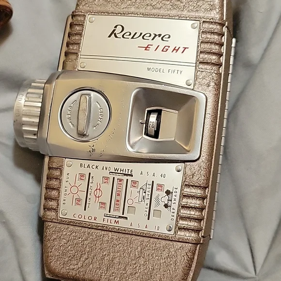 Vintage revere 8 mm movie camera circa 1950s - Picture 3 of 7